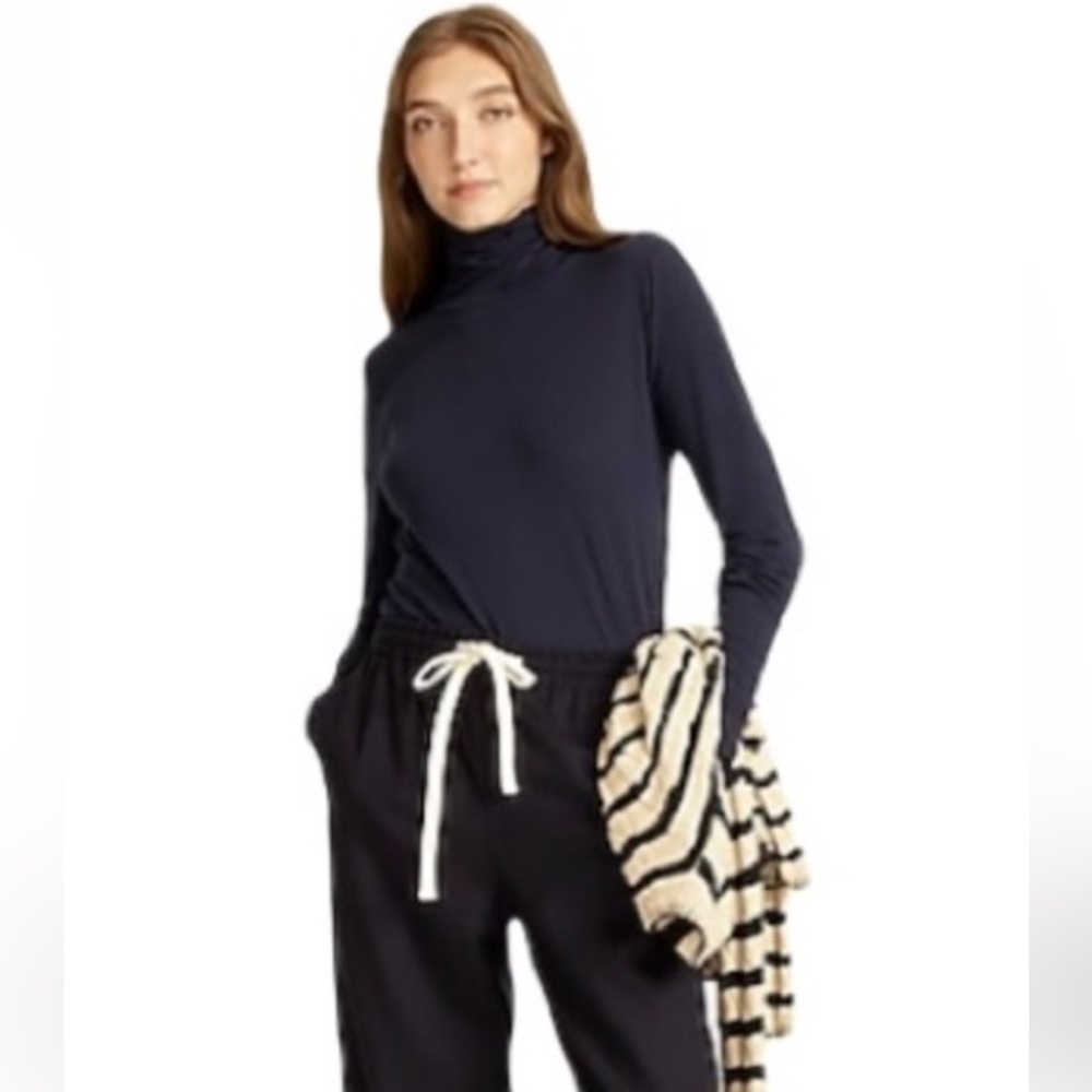 NWOT J Crew Perfect Fit Knit Goods Turtleneck in Navy Size Small NEW